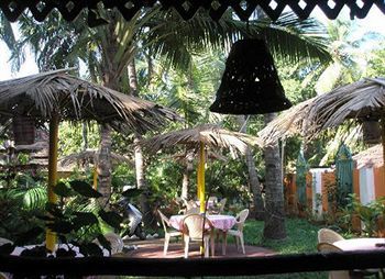 Hotel Palmgrove Residency Cavelossim Exterior foto