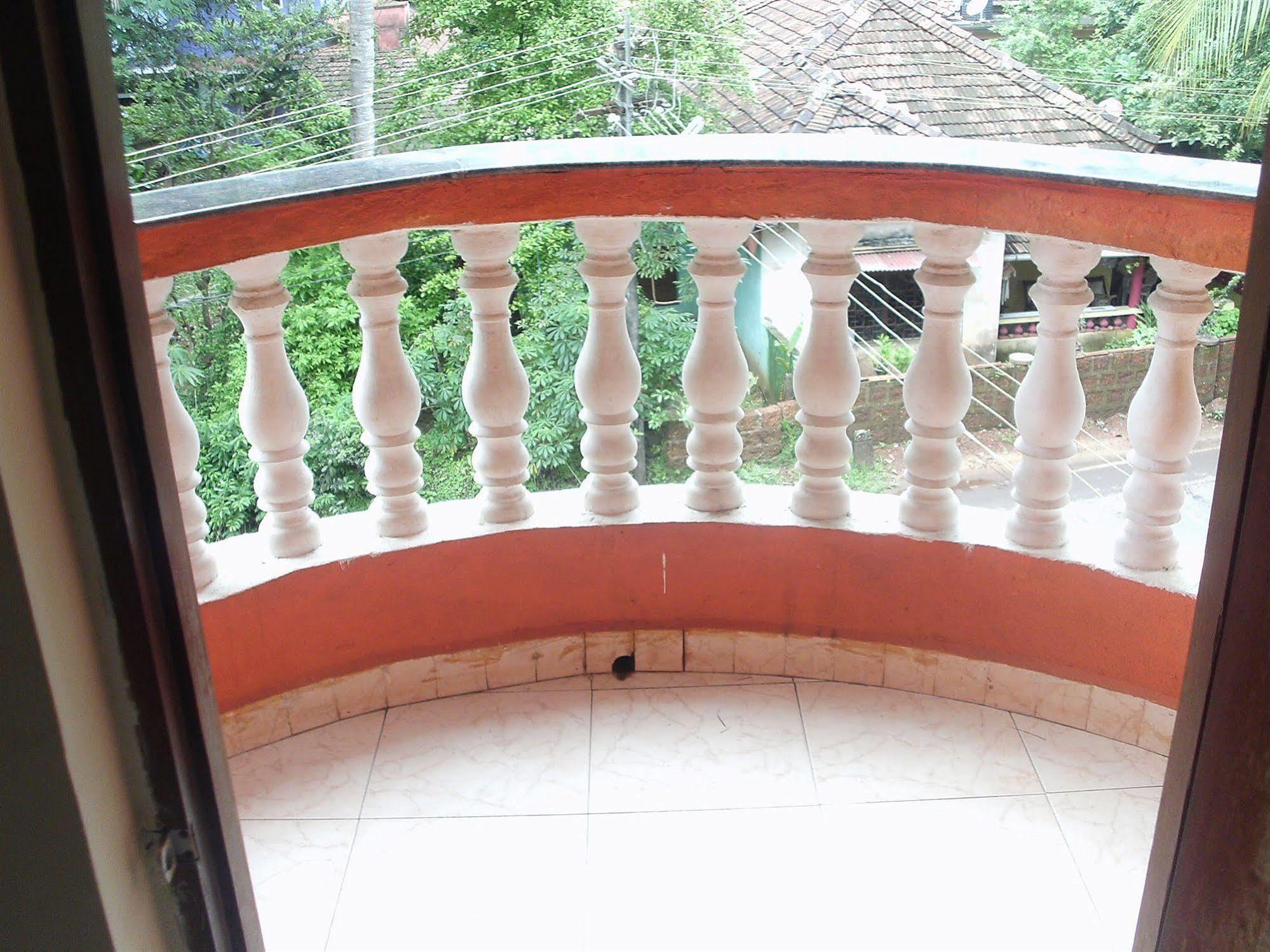 Hotel Palmgrove Residency Cavelossim Exterior foto